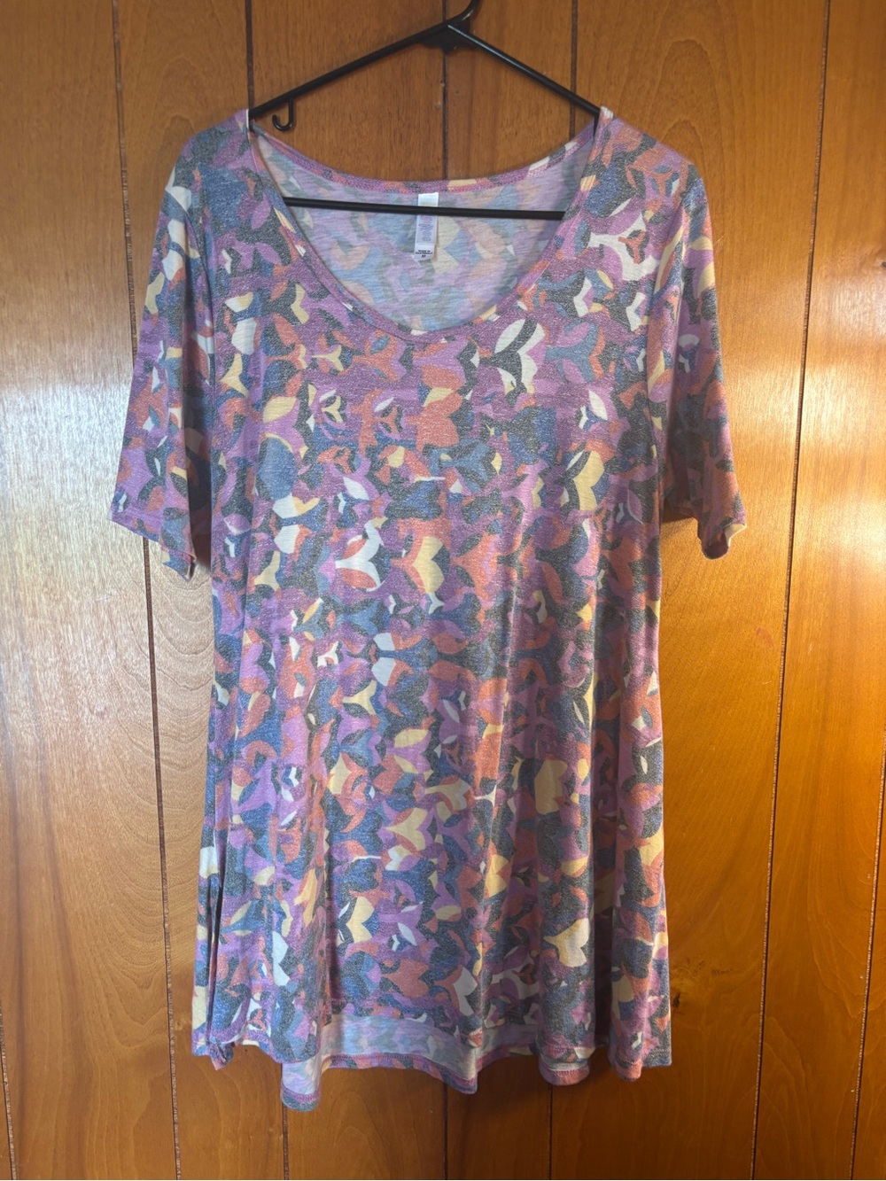 LuLaRoe Short Sleeve Scoop Neck Top in Lavender, Pink, Cream, Blue